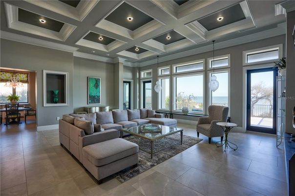 Dining room, Interior, Living room, Pendant Lights, Recessed Lighting