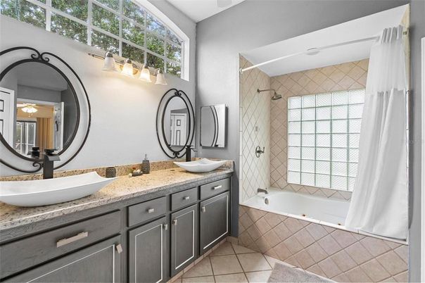 Bathroom, Dual Sink Vanities, Interior