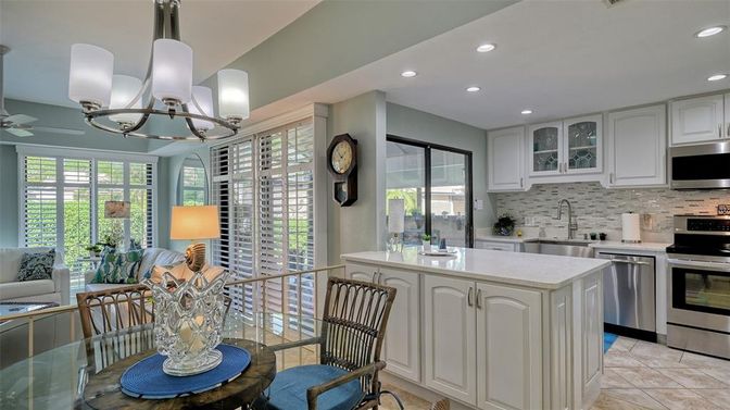Dining room, Interior, Kitchen, Recessed Lighting, Stainless Steel Appliances