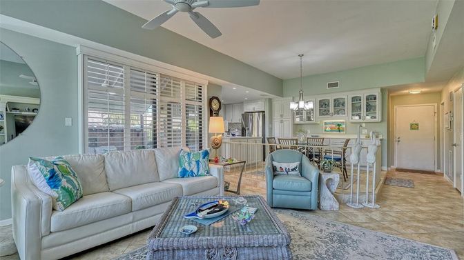 Dining room, Interior, Kitchen, Living room, Pendant Lights, Recessed Lighting, Stainless Steel Appliances