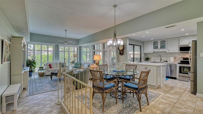 Dining room, Interior, Kitchen, Living room, Pendant Lights, Recessed Lighting, Stainless Steel Appliances