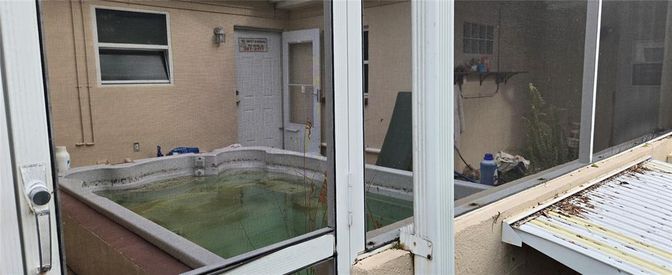 Exterior, Hot Tub