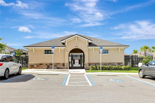 Exterior, Facade, Ranch
