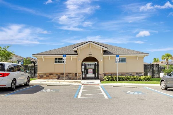 Exterior, Facade, Ranch