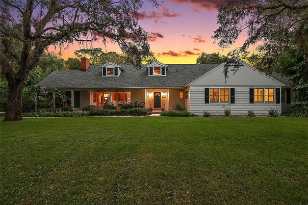 Backyard, Exterior, Facade, Ranch