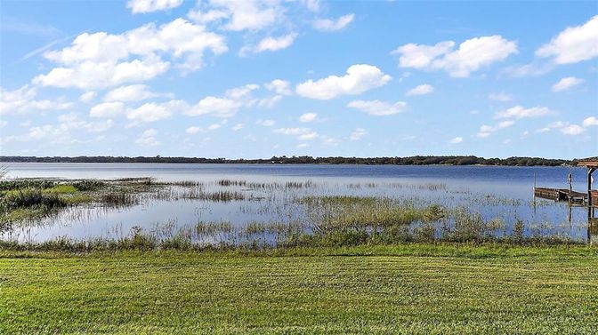 Exterior, Lake