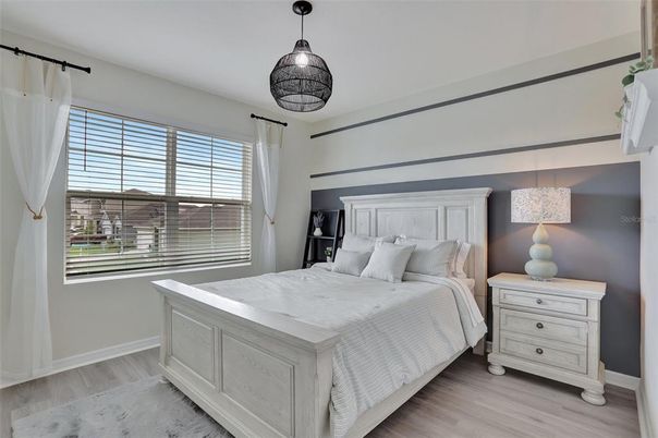 Bedroom, Interior, Pendant Lights, Wood Texture Flooring