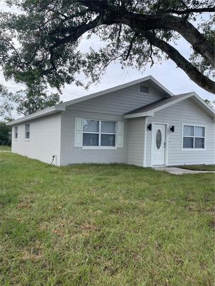 Backyard, Exterior, Facade, Ranch