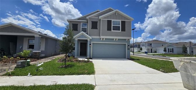 Attached, Exterior, Facade, American Craftsman