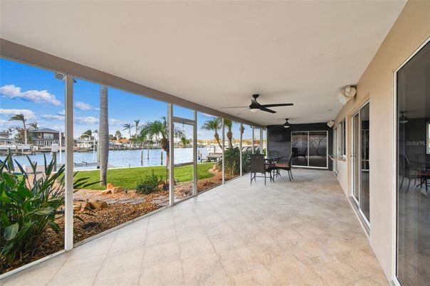 Interior, Sun Room, Water