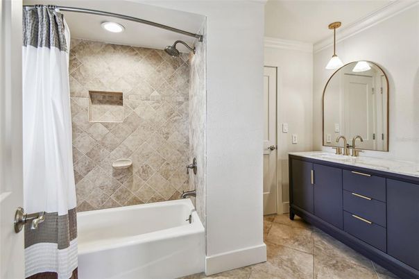 Bathroom, Interior, Pendant Lights, Recessed Lighting