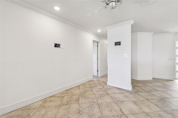 Empty room, Interior, Recessed Lighting