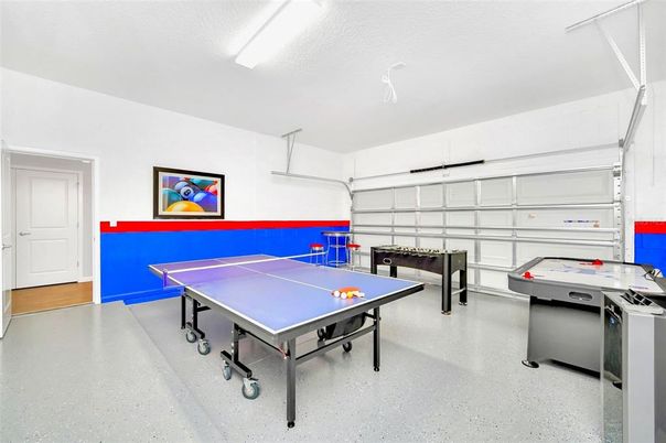 Game Room, Garage, Interior