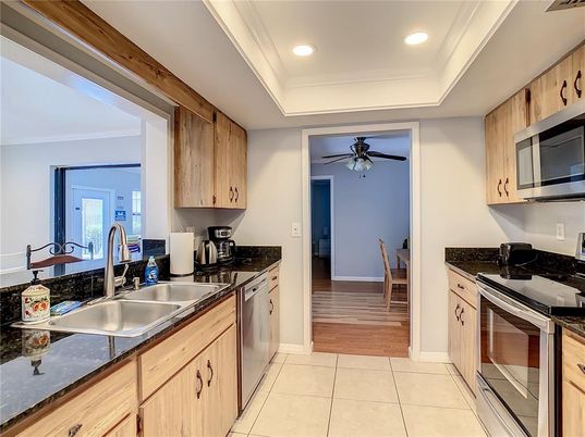 Dining room, Interior, Kitchen, Recessed Lighting, Wood Texture Flooring