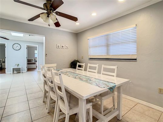 Dining room, Interior, Recessed Lighting