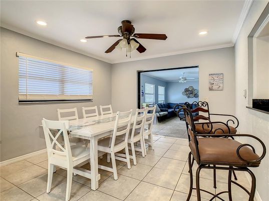 Dining room, Interior, Recessed Lighting