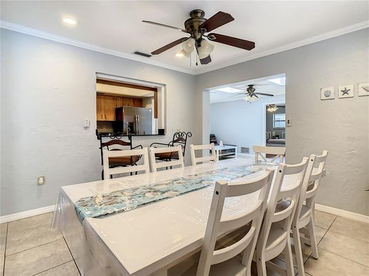 Dining room, Interior, Recessed Lighting