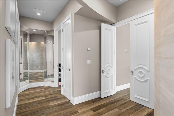 Interior, Recessed Lighting, Wood Texture Flooring