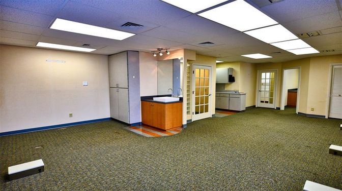Empty room, Interior, Recessed Lighting