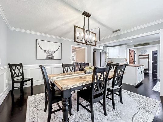 Chandelier, Dining room, Interior, Kitchen, Pendant Lights, Recessed Lighting, Wood Texture Flooring