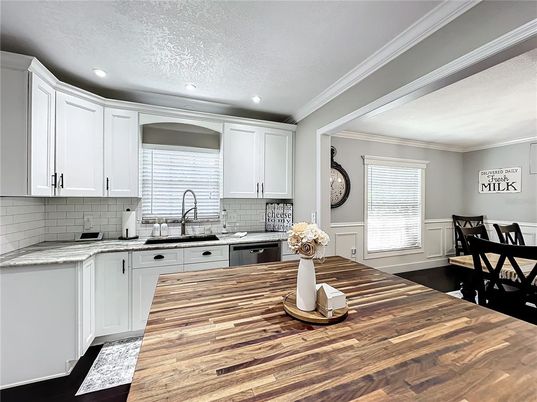 Interior, Kitchen, Recessed Lighting, Wood Texture Flooring