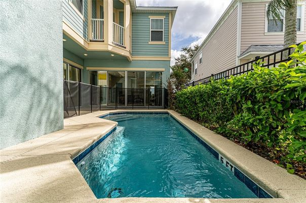Exterior, Pool