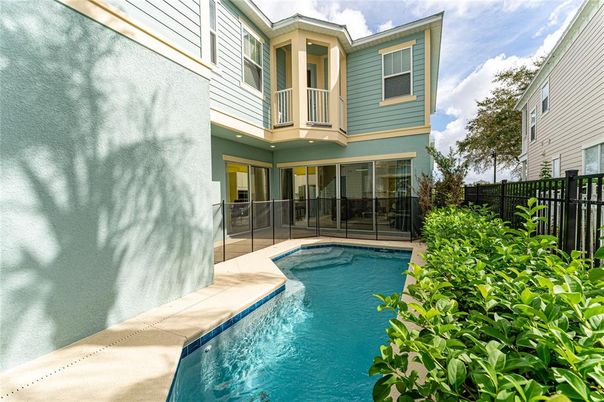 Exterior, Pool