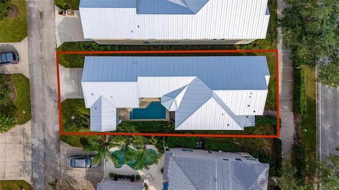 Exterior, Drone