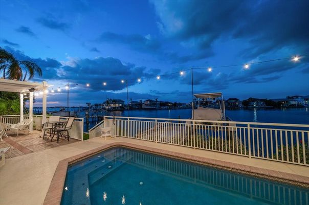 Exterior, Lake, Pool, Water