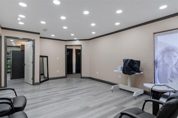 Interior, Recessed Lighting, Wood Texture Flooring