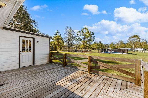 Backyard, Exterior