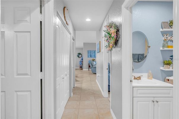 Bathroom, Interior, Recessed Lighting