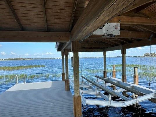 Exterior, Lake