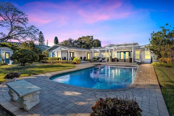 Exterior, Pool