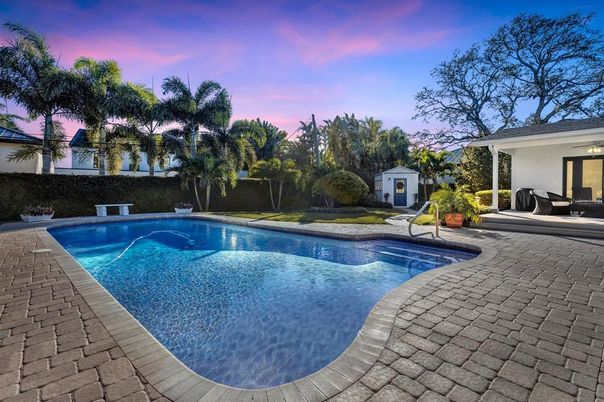 Exterior, Pool