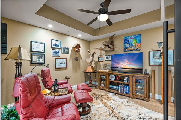 Interior, Recessed Lighting, Wood Texture Flooring