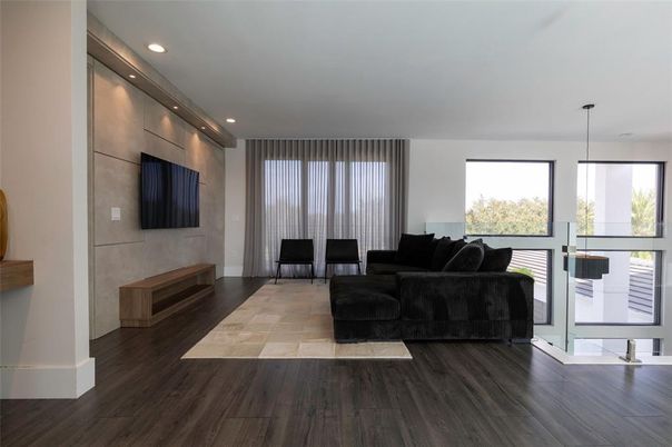 Interior, Living room, Pendant Lights, Recessed Lighting, Wood Texture Flooring