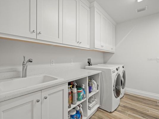 Interior, Washer, Wood Texture Flooring