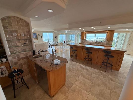 Dining room, Interior, Kitchen, Recessed Lighting
