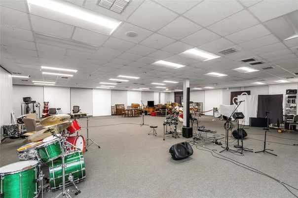 Fitness Equipment, Interior, Recessed Lighting