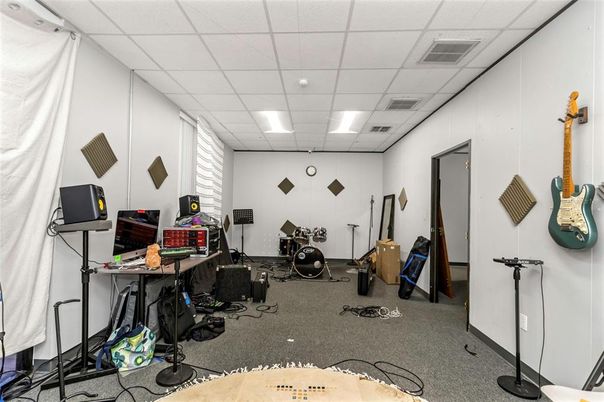 Fitness Equipment, Interior, Recessed Lighting