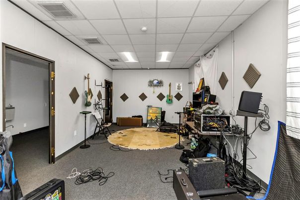 Fitness Equipment, Interior, Recessed Lighting