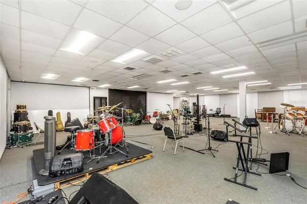 Fitness Equipment, Interior, Recessed Lighting