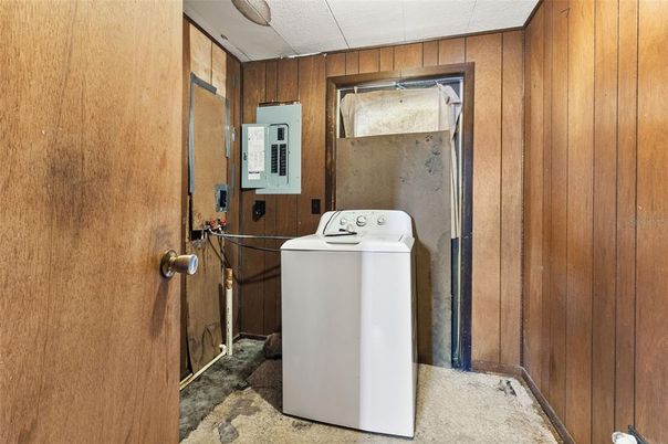Interior, Washer, Wooden Walls