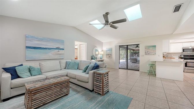 Interior, Kitchen, Living room, Stainless Steel Appliances