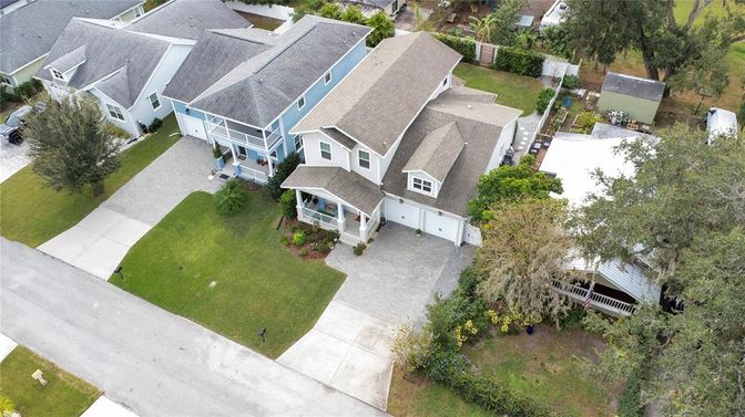 Exterior, Drone