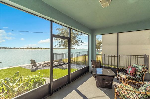 Interior, Sun Room, Water