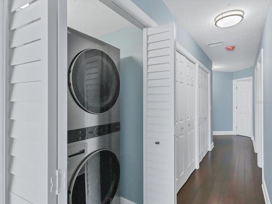 Interior, Utility Closets, Washer, Wood Texture Flooring