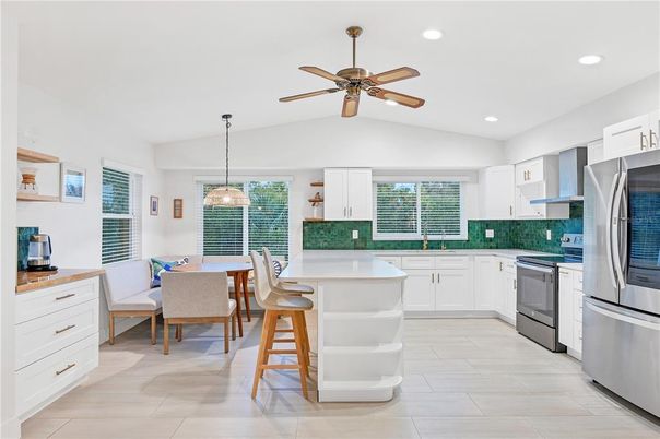 Dining room, Interior, Kitchen, Pendant Lights, Recessed Lighting
