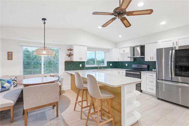 Dining room, Interior, Kitchen, Pendant Lights, Recessed Lighting, Stainless Steel Appliances